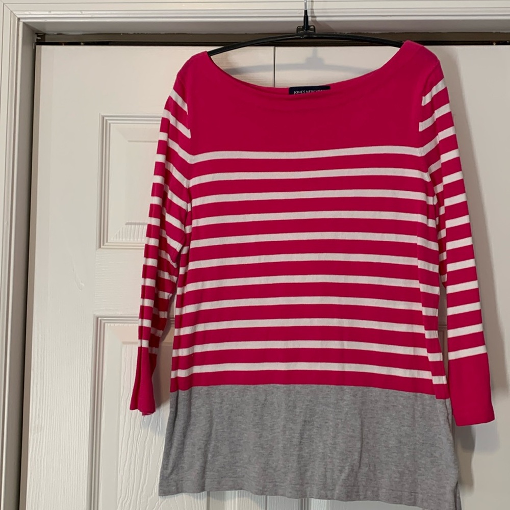 Jones, New York women’s top